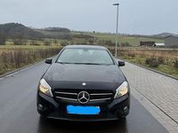 Gebraucht Mercedes A180 122 PS (89 kW) 2015 Schwarz Limousine