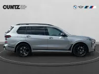 Neu BMW X7 M Sport 352 PS (258 kW) 2026 Grau SUV