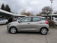 Gebraucht Hyundai i10 Select 67 PS (49 kW) 2021 Brass Kleinwagen