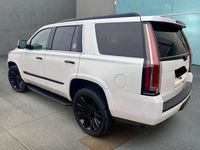 Gebraucht Cadillac Escalade 426 PS (313 kW) 2018 Weiß SUV