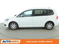 Gebraucht VW Touran Cup 140 PS (102 kW) 2015 Weiß Van / Kleinbus