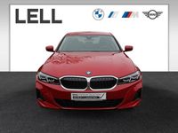 Gebraucht BMW 330e 184 PS (135 kW) 2024 Rot Limousine