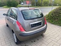 Gebraucht Lancia Ypsilon 60 PS (44 kW) 2004 Grau/perla/rossini Kleinwagen