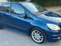 Gebraucht Mercedes B200 140 PS (102 kW) 2010 Blau Van / Kleinbus