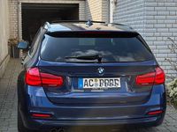 Gebraucht BMW 330 Sport Line 258 PS (189 kW) 2018 Blau Kombi