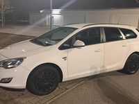 Gebraucht Opel Astra 140 PS (102 kW) 2012 Weiß Kombi