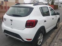 Gebraucht Dacia Sandero Stepway 90 PS (66 kW) 2016 Weiß Kleinwagen