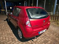 Gebraucht Dacia Sandero 70 PS (51 kW) 2011 Rot Kleinwagen