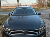 Gebraucht VW Passat 150 PS (110 kW) 2021 Grau Kombi