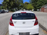 Gebraucht Hyundai i30 109 PS (80 kW) 2011 Weiß Kleinwagen
