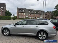 Gebraucht VW Passat Business 200 PS (147 kW) 2023 Pyritsilber Kombi