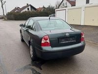 Gebraucht VW Passat Basis 116 PS (85 kW) 2004 Grün Limousine