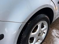 Gebraucht VW Polo Basis 75 PS (55 kW) 2005 Silber Kleinwagen