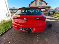 Gebraucht Opel Astra Edition 125 PS (91 kW) 2016 Rot Limousine