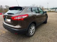 Gebraucht Nissan Qashqai Acenta 131 PS (96 kW) 2016 Braun SUV