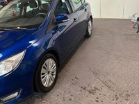 Gebraucht Ford Focus 101 PS (74 kW) 2016 Blau Kleinwagen