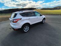Gebraucht Ford Kuga Titanium 150 PS (110 kW) 2019 Weiß SUV