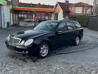 Gebraucht Mercedes E220 150 PS (110 kW) 2004 Schwarz Kombi