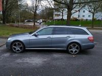 Gebraucht Mercedes E200 136 PS (100 kW) 2011 Grau Kombi