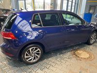 Gebraucht VW Golf VII 125 PS (91 kW) 2017 Blau Kleinwagen