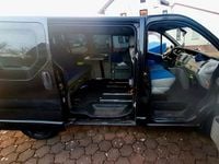 Używany Opel Vivaro 114 KM (83 kW) 2008 Czarny Minivan