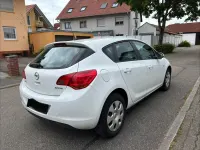 Gebraucht Opel Astra Edition 87 PS (63 kW) 2010 Weiß Limousine