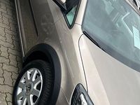 Gebraucht VW Touran Highline 170 PS (125 kW) 2011 Gold Van / Kleinbus