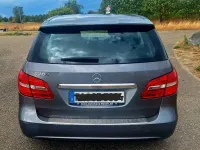 Gebraucht Mercedes B180 122 PS (89 kW) 2012 Grau Kleinwagen