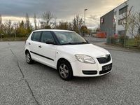 Gebraucht Skoda Fabia Style 60 PS (44 kW) 2010 Weiß Limousine