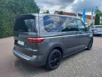 Używany VW T7 Style 150 KM (110 kW) 2025 Szary Van