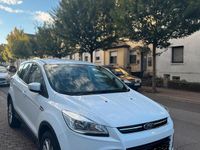 Gebraucht Ford Kuga 120 PS (88 kW) 2015 Weiß SUV