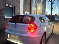 Gebraucht BMW 116 122 PS (89 kW) 2008 Weiß Kleinwagen