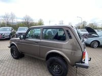 Gebraucht Lada niva 83 PS (61 kW) 2022 Braun SUV