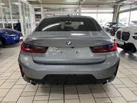 Gebraucht BMW 320 M Sport 184 PS (135 kW) 2025 Grau Limousine