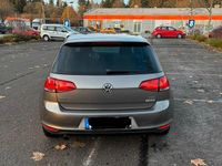 Gebraucht VW Golf VII 110 PS (80 kW) 2016 Gold Kleinwagen