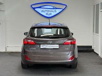 Gebraucht Hyundai i30 Classic 99 PS (72 kW) 2013 Braun Kombi