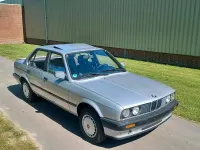 Gebraucht BMW 318 113 PS (83 kW) 1990 Silber Limousine