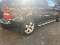 Gebraucht Mercedes ML320 224 PS (164 kW) 2008 Schwarz SUV