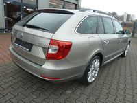 Gebraucht Skoda Superb Ambition 125 PS (91 kW) 2013 Beige Kombi