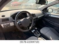 Gebraucht Opel Astra Edition 90 PS (66 kW) 2010 Silber Limousine