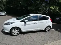 Gebraucht Ford Fiesta 75 PS (55 kW) 2009 Weiß Limousine