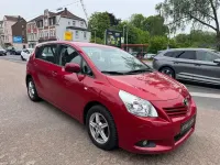 Gebraucht Toyota Verso 126 PS (92 kW) 2009 Rot Van / Kleinbus
