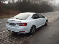 Gebraucht Skoda Superb SportLine 190 PS (139 kW) 2017 Weiß Limousine