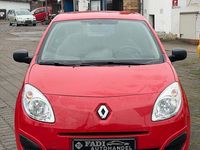 Second-hand Renault Twingo 58 CP (42 kW) 2011 Roșu Hatchback