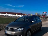 Gebraucht VW Golf VII Life 105 PS (77 kW) 2013 Gold Kleinwagen