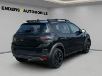Neu Dacia Sandero Essentiel 122 PS (89 kW) 2026 Schwarz SUV
