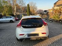 Gebraucht Volvo V40 R-Design 152 PS (111 kW) 2017 Weiß Limousine