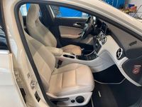 Gebraucht Mercedes A200 Urban 156 PS (114 kW) 2014 Weiß Limousine