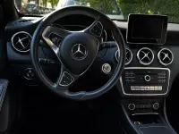 Gebraucht Mercedes A180 122 PS (89 kW) 2018 Schwarz Limousine
