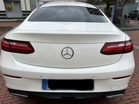 Gebraucht Mercedes E220 AMG line 194 PS (142 kW) 2017 Weiß Coupé